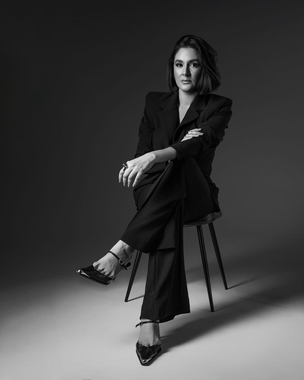 Retrato de Vânia Johnstone no atelier